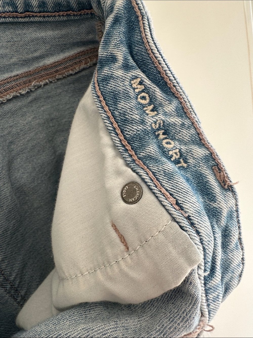 American Eagle Distressed High-Rise Light Wash Strigid Denim Mom Shorts - Picture 4 of 5